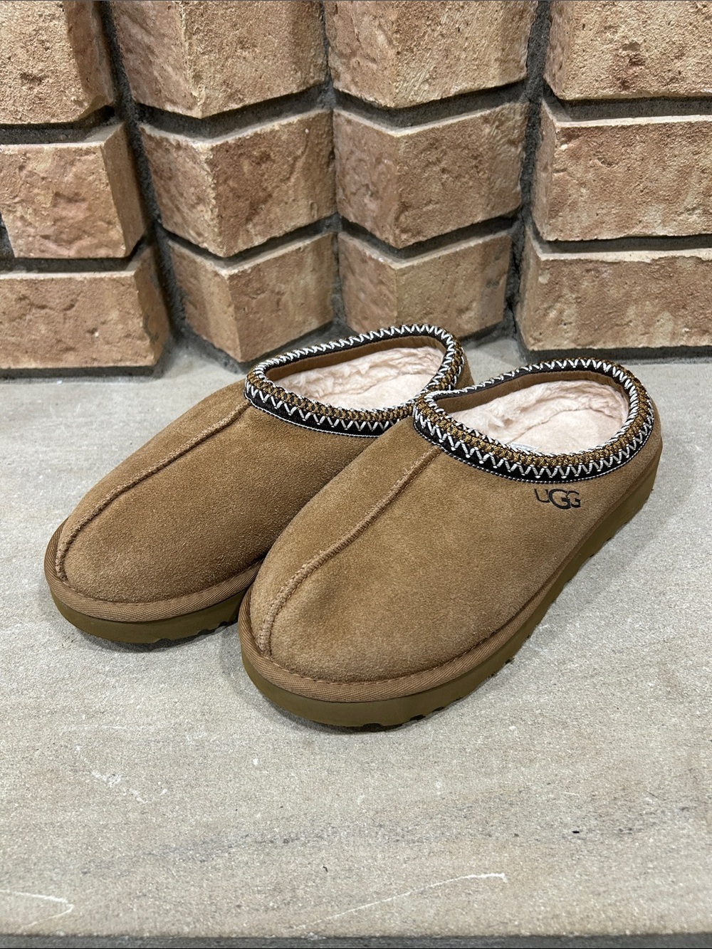 UGG Tasman Women’s size 9 Slip-On Suede Mules in Chestnut Brown S/N 5955